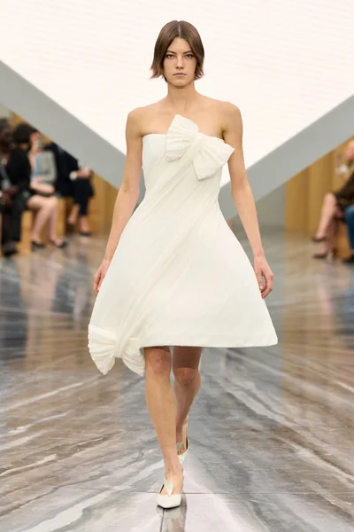 Look 1